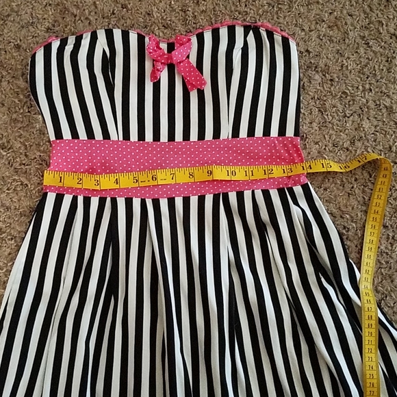 Sourpuss Party Skull Dress Pinup Rockabilly NWOT - Picture 5 of 7